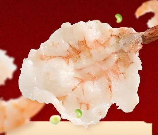 手工敲虾涮烫后的单片特写