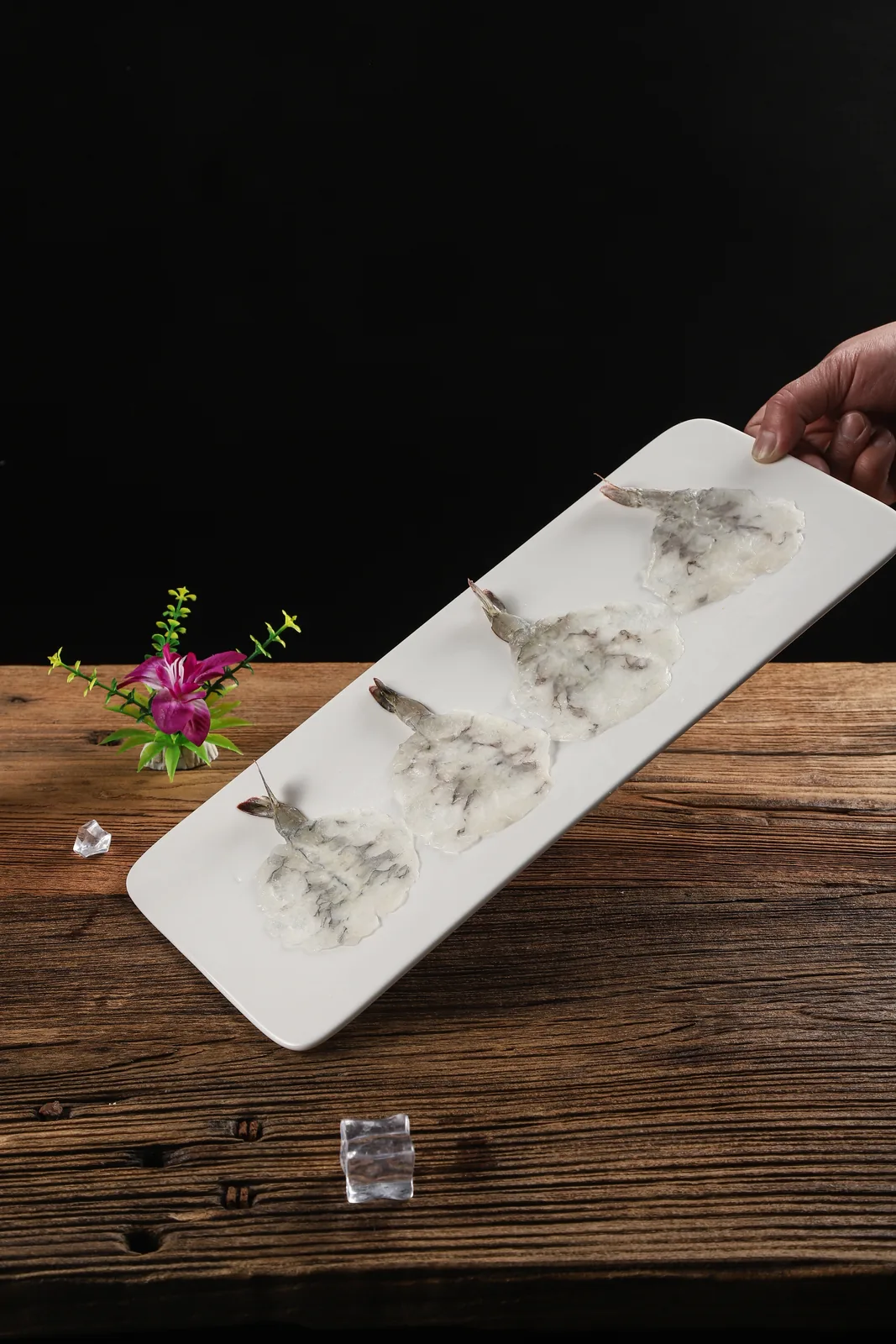 手敲小鲜 4 片装手工敲虾摆盘，净重 88g